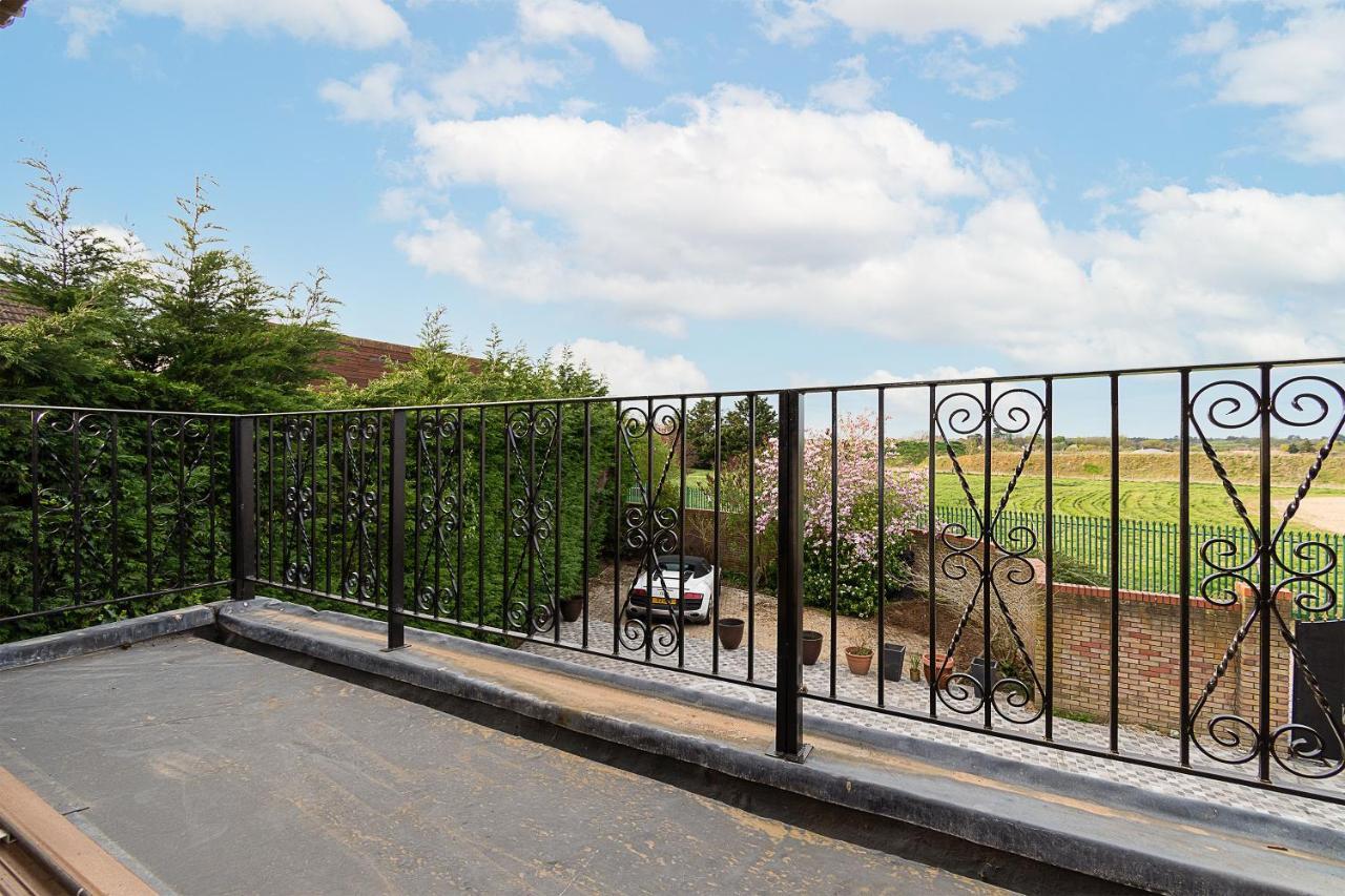 Boutique Green Acre Views Слау Екстер'єр фото